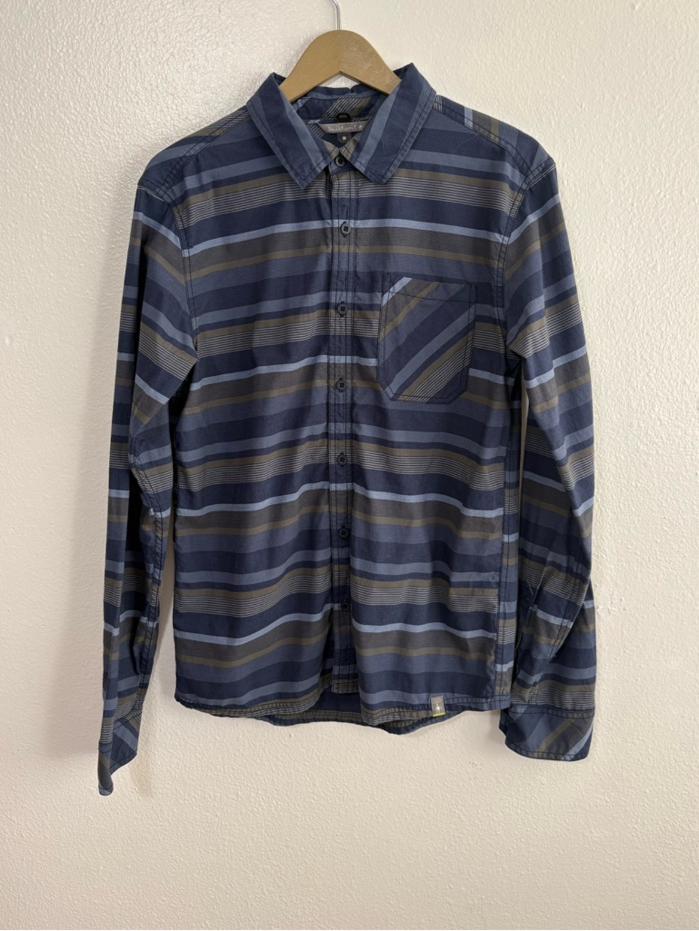 Smartwool Size Medium Merino Wool Blue Gray Striped Button Up Shirt Outdoor